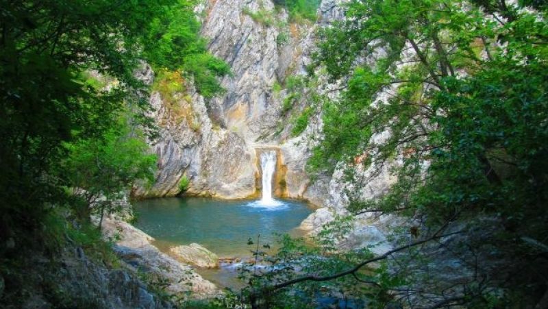Жеравна, Медвен, Синия вир. снимка 3